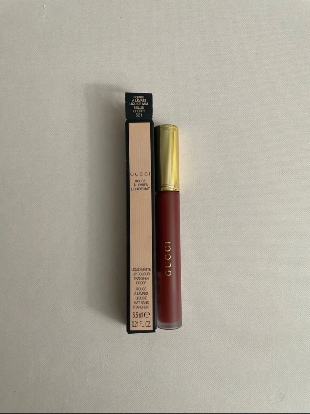 Gucci Rouge À Lèvres Liquide Mat in the shade 521 Nellie Cherry NIB